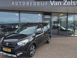 Zwart Gebruikt 2018 Dacia Dokker Stepway MPV | € 14.950 (Duur)