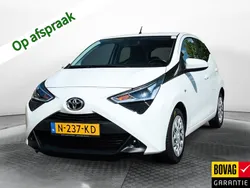 Wit Gebruikt 2022 Toyota Aygo X-play Hatchback | € 14.200 (Super prijs)