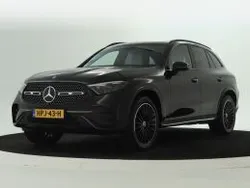 Donker obsidiaanzwart metallic Gebruikt 2024 Mercedes GLC300 AMG SUV | € 71.750 (Eerlijke prijs)