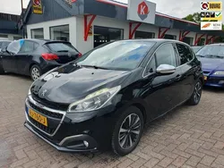 Zwart Gebruikt 2017 Peugeot 208 Allure Hatchback | € 7.950 (Eerlijke prijs)