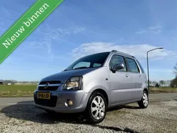 Paars Gebruikt 2003 Opel Agila Design Edition Hatchback | € 999 (Eerlijke prijs)