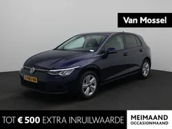 Blauw Gebruikt 2023 VW Golf VIII Life Hatchback | € 21.900 (Goede deal)