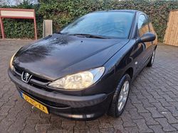 Zwart Gebruikt 2004 Peugeot 206 Hatchback | € 1.450 (Eerlijke prijs)