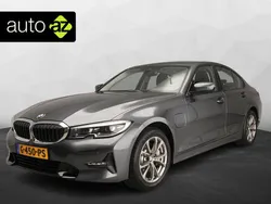 Grijs, metallic lak Gebruikt 2019 BMW 330e Sport Line Sedan | € 28.900 (Goede deal)
