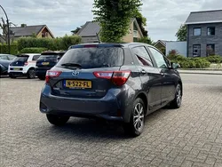 Grijs Gebruikt 2020 Toyota Yaris Edition Hatchback | € 17.950 (Eerlijke prijs)