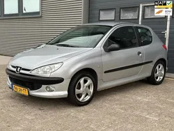 Grijs Gebruikt 2002 Peugeot 206 Hatchback | € 1.399 (Eerlijke prijs)