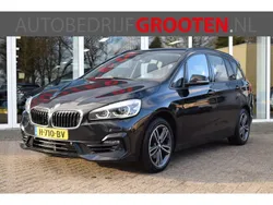Zwart Gebruikt 2020 BMW 218 Executive Stationwagen | € 16.888 (Goede deal)