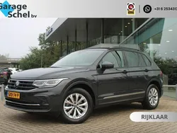 Grijs Gebruikt 2023 VW Tiguan Life SUV | € 39.950 (Iets duurder)