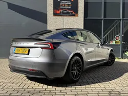 Grijs Gebruikt 2025 Tesla Model 3 Long Range RWD Sedan | € 42.999