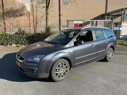 Grijs, metallic lak Gebruikt 2007 Ford Focus Ghia Stationwagen | € 1.499 (Eerlijke prijs)