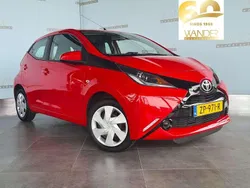 Rood Gebruikt 2016 Toyota Aygo Hatchback | € 7.250 (Goede deal)