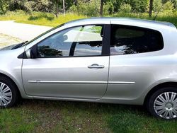 Grijs Gebruikt 2006 Renault Clio II Luxe Hatchback | € 1.150 (Eerlijke prijs)