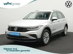Zilver, metallic lak Gebruikt 2023 VW Tiguan Business SUV | € 36.900 (Super prijs)