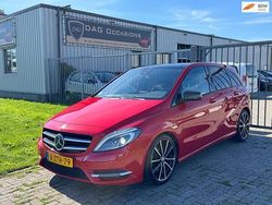 Rood Gebruikt 2013 Mercedes B200 Prestige MPV | € 8.450 (Eerlijke prijs)