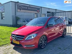 Rood Gebruikt 2013 Mercedes B200 Prestige MPV | € 8.950 (Eerlijke prijs)