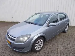 Grijs Gebruikt 2007 Opel Astra Edition Hatchback | € 1.250
