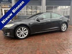Zwart (metallic) Gebruikt 2015 Tesla Model S Hatchback | € 14.250