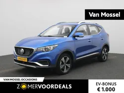 Blauw, metallic lak Gebruikt 2020 MG ZS Luxury Sedan | € 14.995 (Eerlijke prijs)
