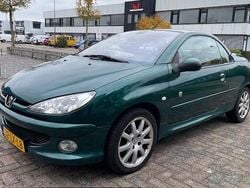 Groen Gebruikt 2003 Peugeot 206 CC Roland Garros Cabriolet | € 990 (Eerlijke prijs)