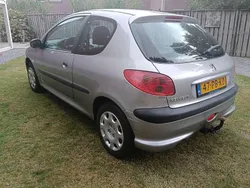 Grijs Gebruikt 2004 Peugeot 206 Hatchback | € 1.350 (Eerlijke prijs)