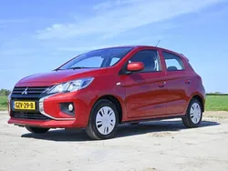 Rood, metallic lak Nieuw 2025 Mitsubishi Space Star Active Hatchback | € 17.950 (Eerlijke prijs)
