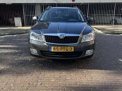 Grijs Gebruikt 2011 Skoda Octavia Elegance Stationwagen | € 1.500 (Eerlijke prijs)