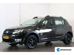 Zwart Gebruikt 2016 Dacia Sandero Lauréate Hatchback | € 8.950 (Eerlijke prijs)