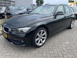 Zwart Gebruikt 2016 BMW 318 Executive Stationwagen | € 9.950 (Super prijs)