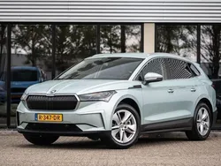 Grijs, metallic lak Gebruikt 2022 Skoda Enyaq iV SUV | € 35.850 (Goede deal)