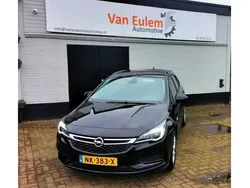 Zwart Gebruikt 2017 Opel Astra Edition Stationwagen | € 9.995 (Iets duurder)