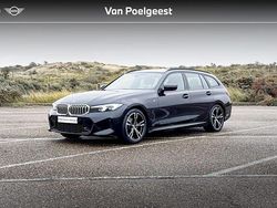 Saphirschwarz metallic (zwart metallic) Gebruikt 2024 BMW 318 Shadowline Stationwagen | € 41.800 (Eerlijke prijs)