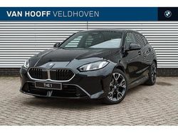 Zwart (metallic) Nieuw 2025 BMW 120 Comfort Edition Hatchback | € 50.095 (Goede deal)