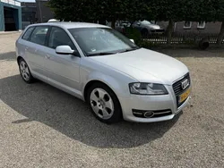 Grijs, metallic lak Gebruikt 2010 Audi A3 Sportback Ambition Hatchback | € 8.350 (Eerlijke prijs)