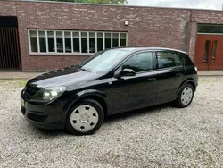 Zwart Gebruikt 2004 Opel Astra Hatchback | € 3.699 (Duur)