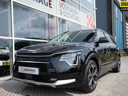 Zwart Gebruikt 2023 Kia Niro Premium SUV | € 30.950 (Eerlijke prijs)