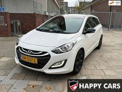 Wit (metallic) Gebruikt 2014 Hyundai i30 Edition Stationwagen | € 6.750 (Goede deal)