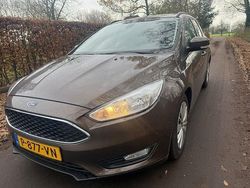 Bruin (metallic) Gebruikt 2015 Ford Focus Titanium Stationwagen | € 5.450 (Super prijs)