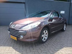 Paars Gebruikt 2006 Peugeot 307 CC Cabriolet | € 1.999 (Eerlijke prijs)