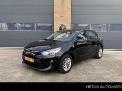 Zwart Gebruikt 2020 Kia Rio Hatchback | € 13.945 (Eerlijke prijs)