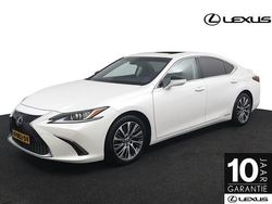 Wit Gebruikt 2021 Lexus ES300H Business Edition Sedan | € 29.950 (Eerlijke prijs)