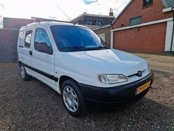 Wit Gebruikt 2002 Peugeot Partner Avantage Van | € 2.699 (Duur)