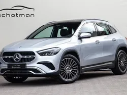 Grijs, metallic lak Gebruikt 2024 Mercedes GLA250 Luxury SUV | € 46.500 (Eerlijke prijs)