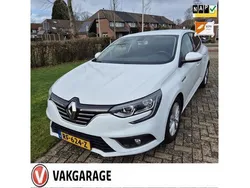 Wit Gebruikt 2016 Renault Mégane III Bose Edition Hatchback | € 11.500 (Iets duurder)