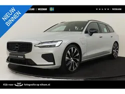 Grijs Gebruikt 2022 Volvo V60 R-Design Stationwagen | € 43.890 (Duur)