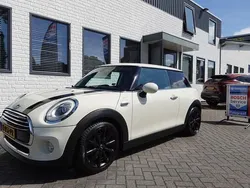 Wit Gebruikt 2015 Mini Cooper Chili Hatchback | € 11.950 (Eerlijke prijs)