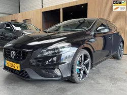 Zwart Gebruikt 2015 Volvo V40 Business Edition Stationwagen | € 6.940 (Eerlijke prijs)
