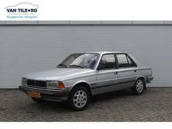 Grijs Gebruikt 1986 Peugeot 305 GTi Sedan | € 5.950