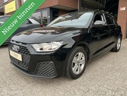 Zwart, metallic lak Gebruikt 2019 Audi A1 Sportback Proline Hatchback | € 17.950 (Eerlijke prijs)