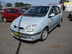 Grijs Gebruikt 2002 Renault Scénic MPV | € 999 (Eerlijke prijs)