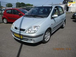 Grijs Gebruikt 2002 Renault Scénic MPV | € 999 (Eerlijke prijs)